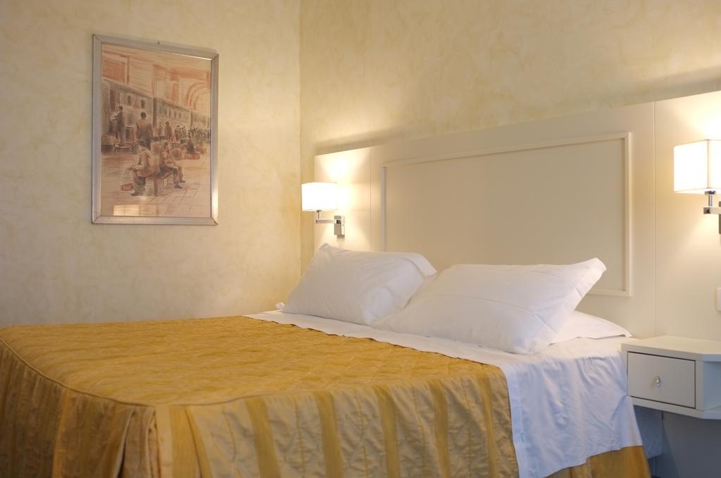 Hotel Della Citta Et De La Ville فورلي الغرفة الصورة