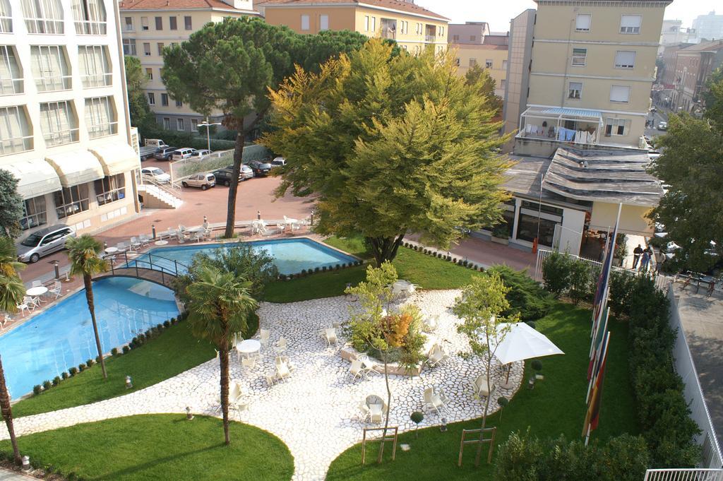 Hotel Della Citta Et De La Ville فورلي المظهر الخارجي الصورة