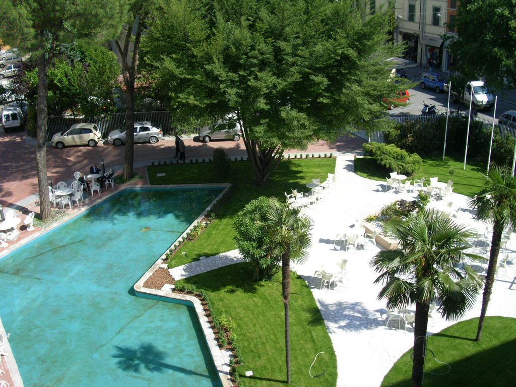 Hotel Della Citta Et De La Ville فورلي المظهر الخارجي الصورة